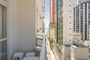 Ap próx da praia no centro de Balneário SDC601